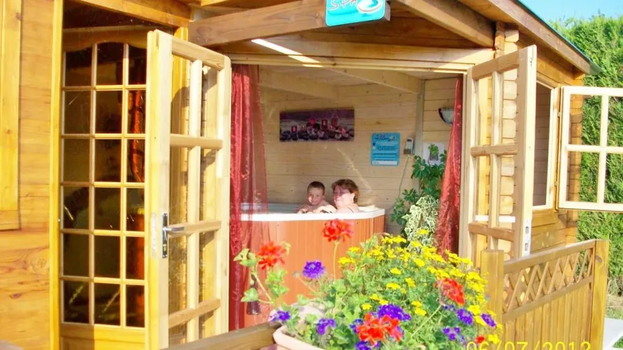 Camping LE PONT ROUGE ET LES VIGNES