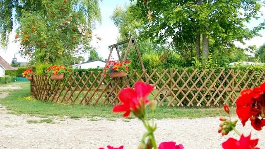 Camping LE PONT ROUGE ET LES VIGNES