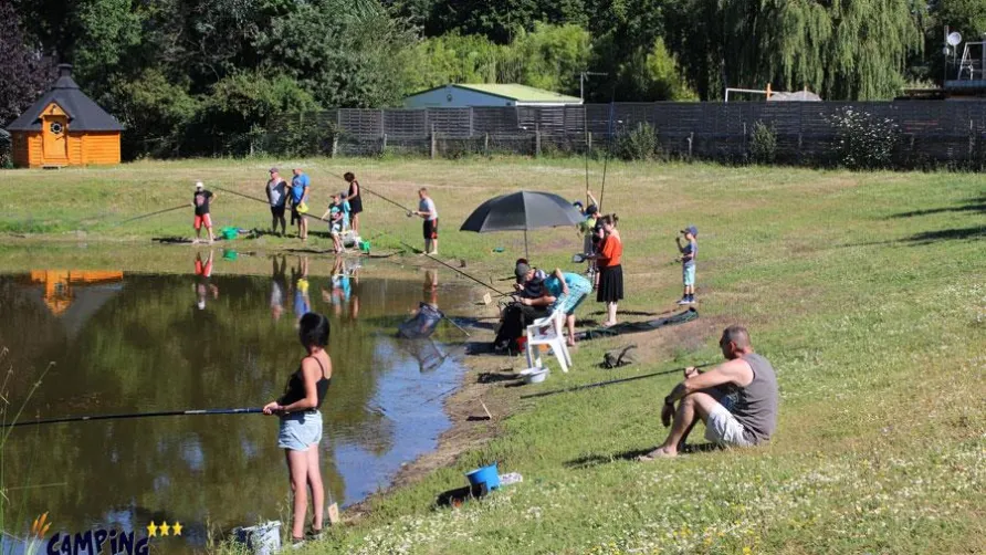 Camping L'Étang du Pays Blanc