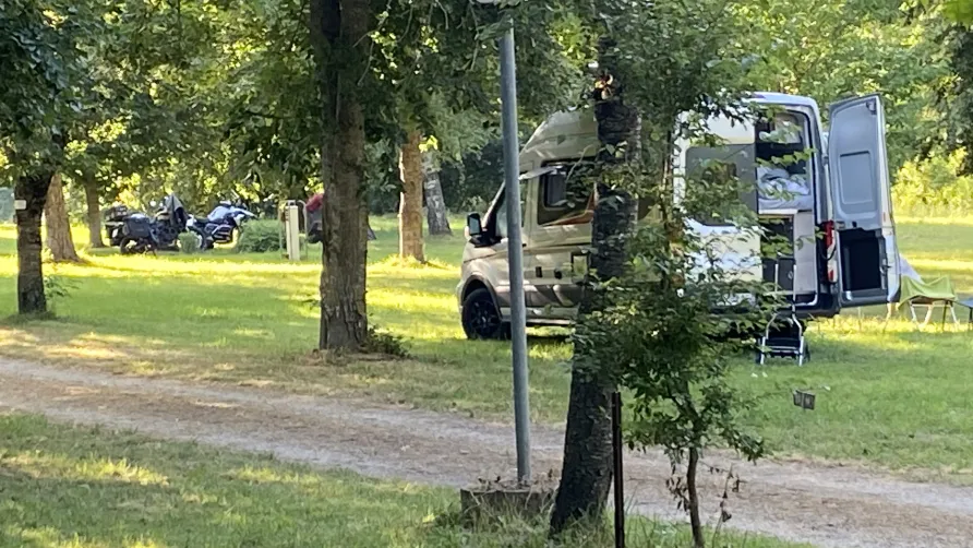 Camping Des Deux Séquoias