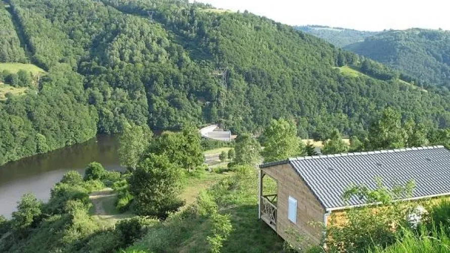 Flower Camping Le Belvédère - Auvergne - Cantal