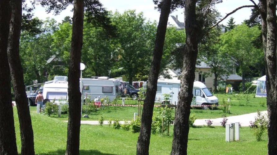 Camping Le Petit Bois***