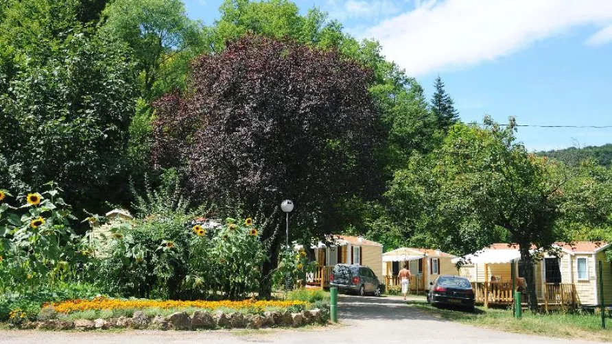 Flower Camping Le Val de l'Arre