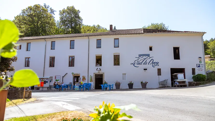 Flower Camping Le Val de l'Arre