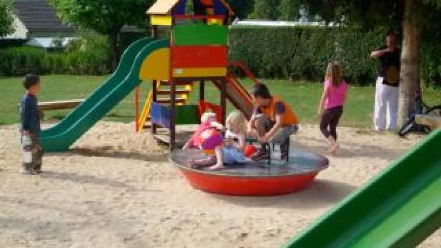 Capfun - Camping Le Village Parisien****