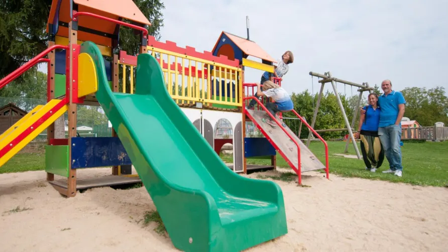 Capfun - Camping Le Village Parisien****