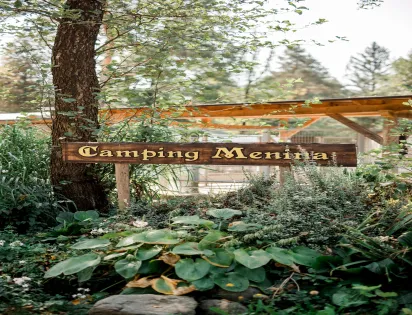 Camping Menina