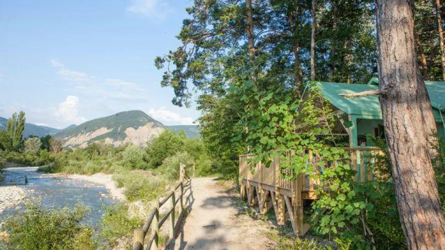 Camping L'Hirondelle France *****