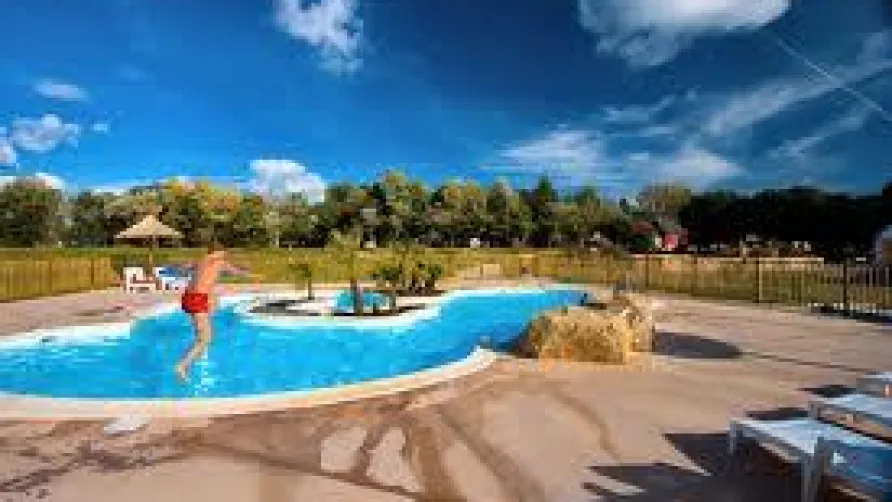 Flower Camping de Mesqueau