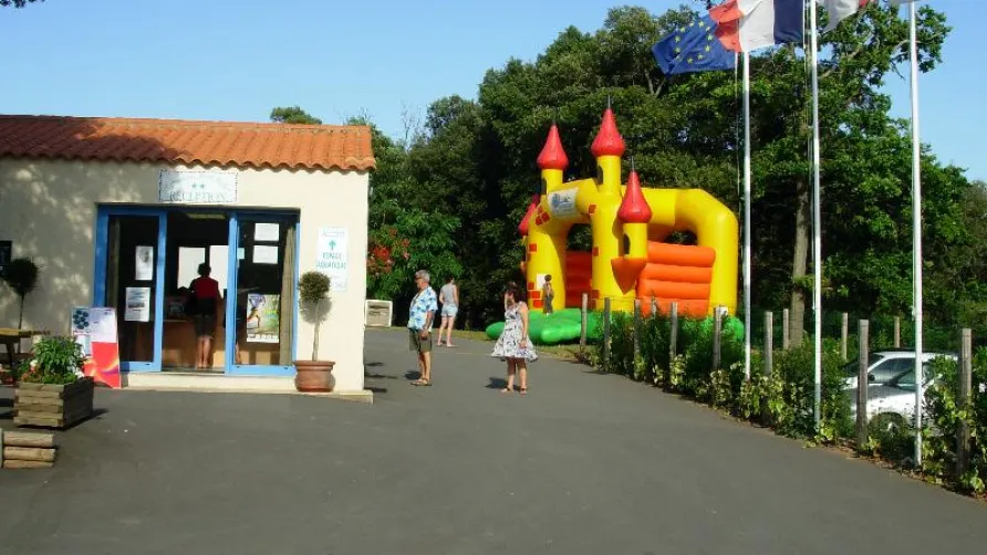 Camping Le Petit Rocher****
