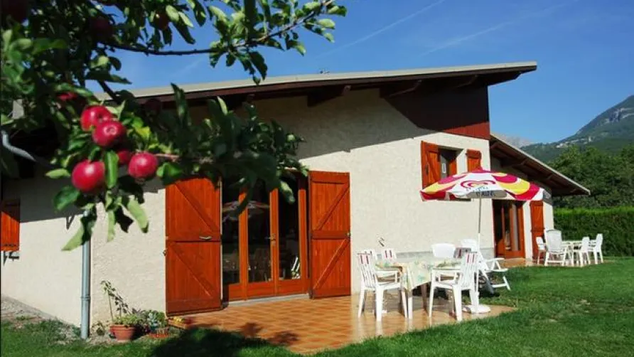 Camping Gîte Le Verger - Baratier 05