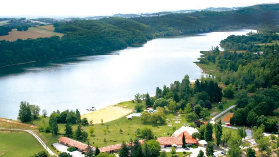 Camping LES REFLETS DU LAC