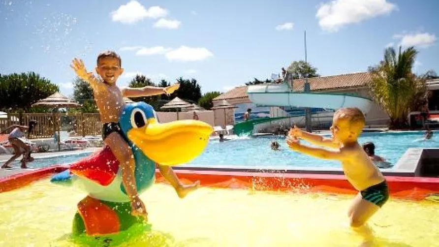 Camping Les Peupliers****