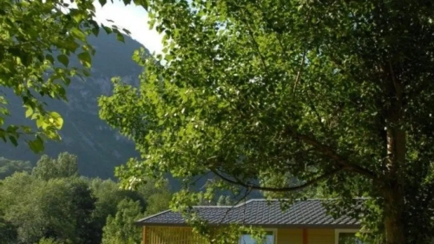 Camping des Grottes****