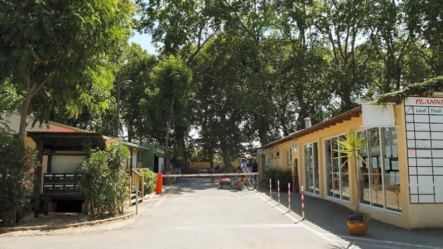 Camping les Berges du Canal
