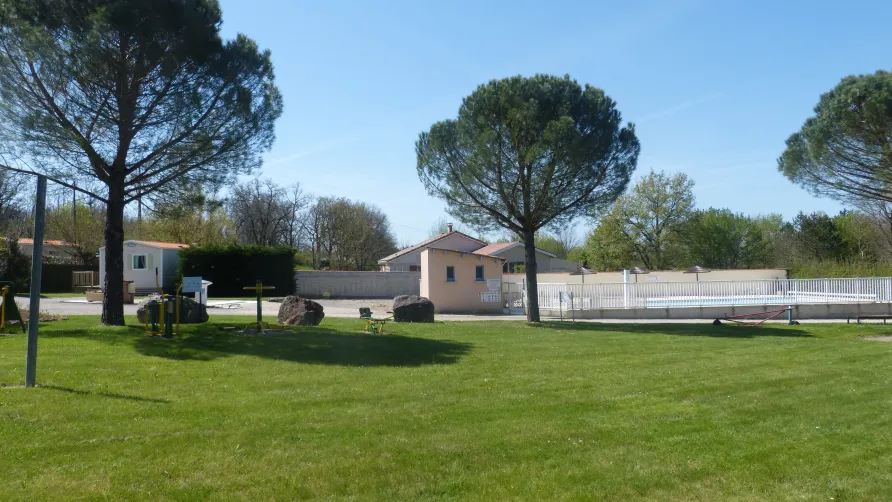 Camping LE CLOS DE LA LERE