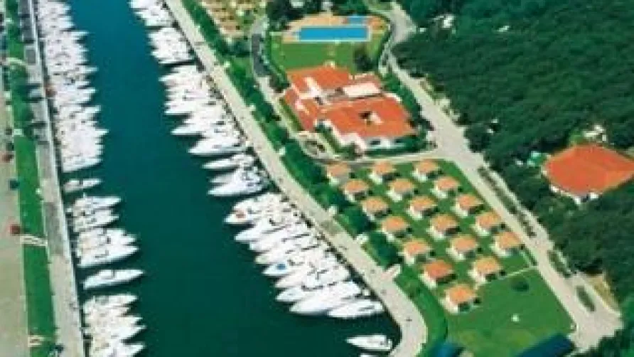 Iron Gate Marina 3B