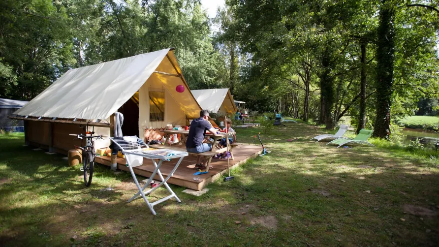 Flower Camping Brantôme Peyrelevade