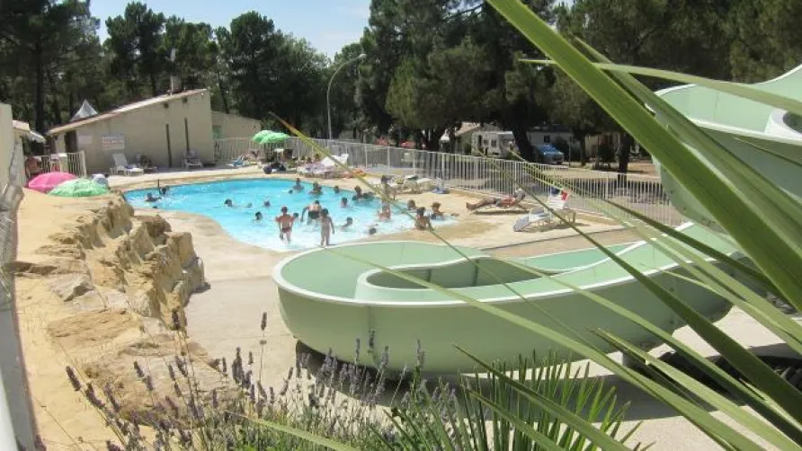 Camping La Pinède en Provence