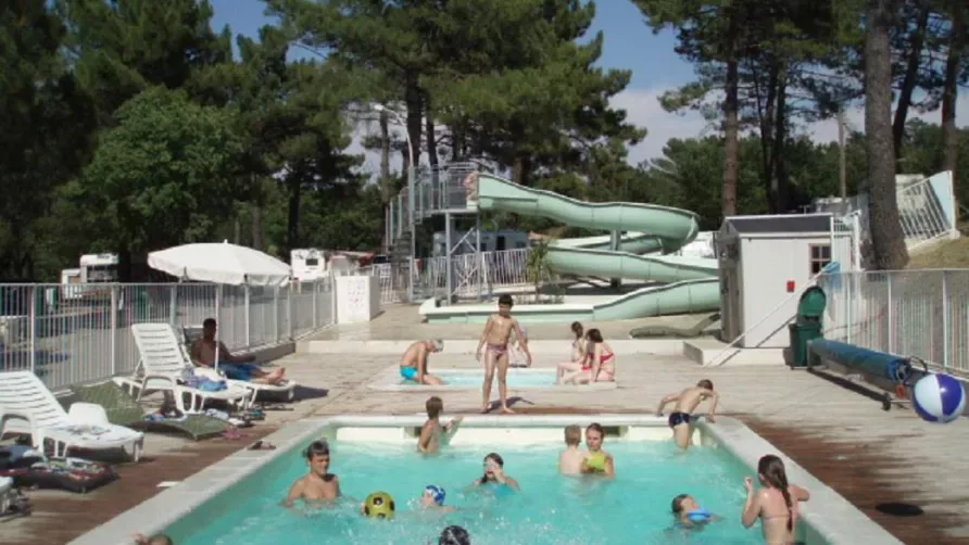 Camping La Pinède en Provence