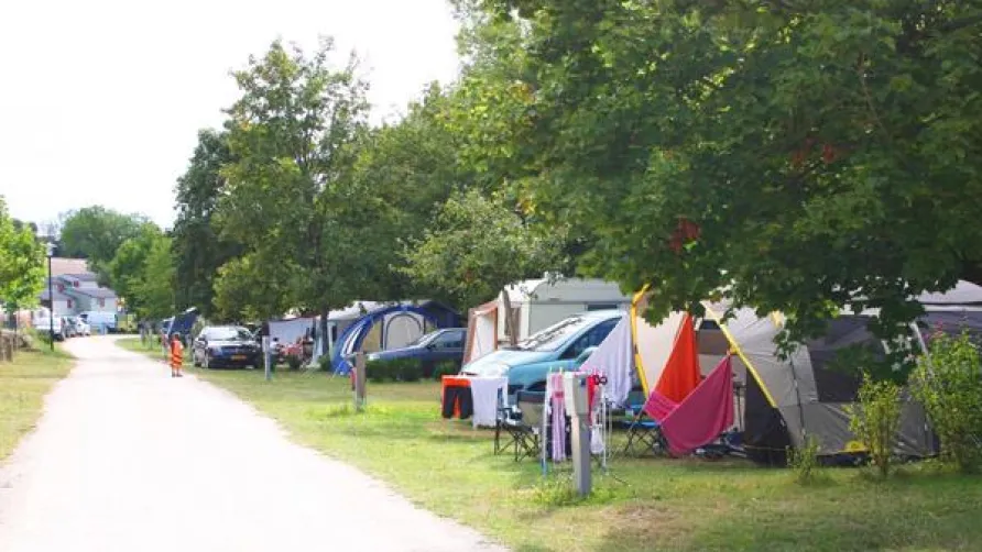 Camping Les Coteaux du Lac