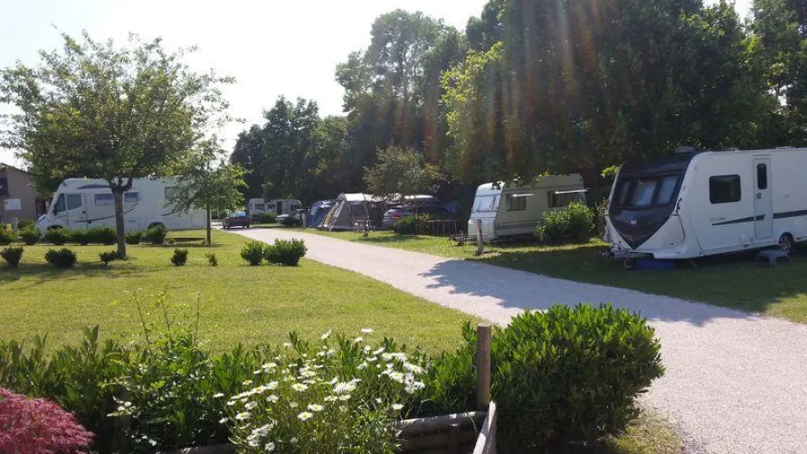 Camping Les Coteaux du Lac